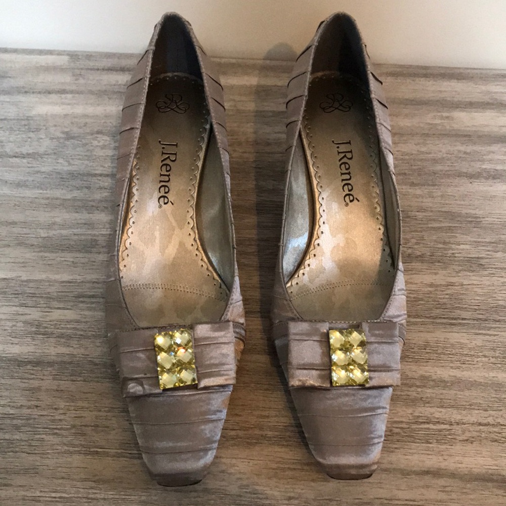 Pleated satin Women’s heels